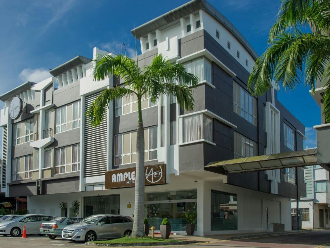 Ample Hotel Skudai Bagian luar foto